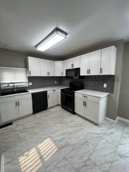 Building Photo - 204 Columbus Ave