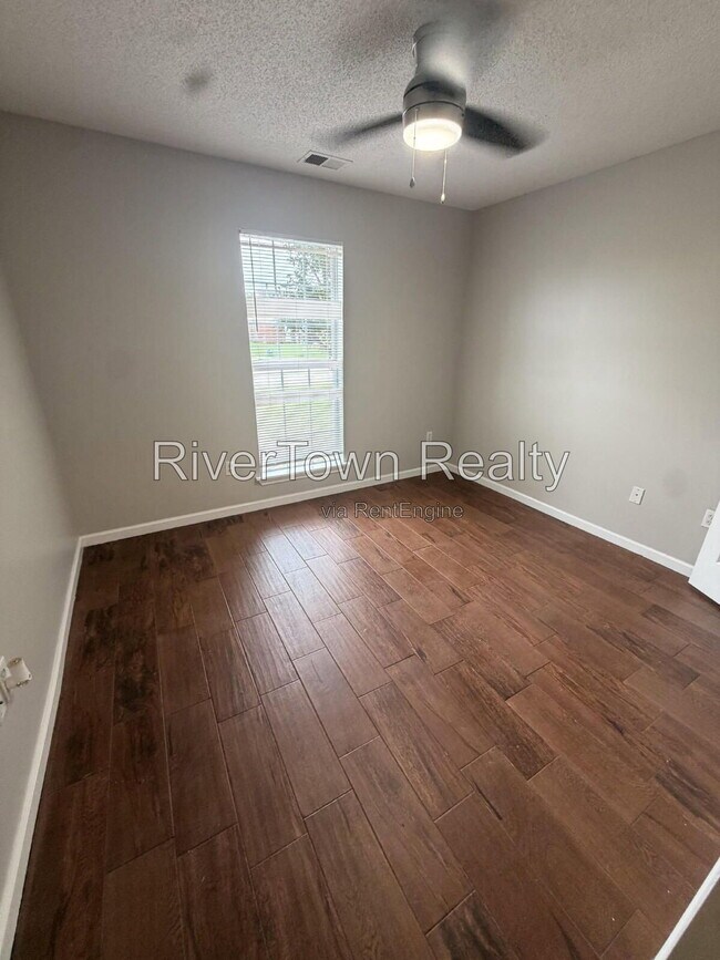 Building Photo - 10570 Pecan View Dr