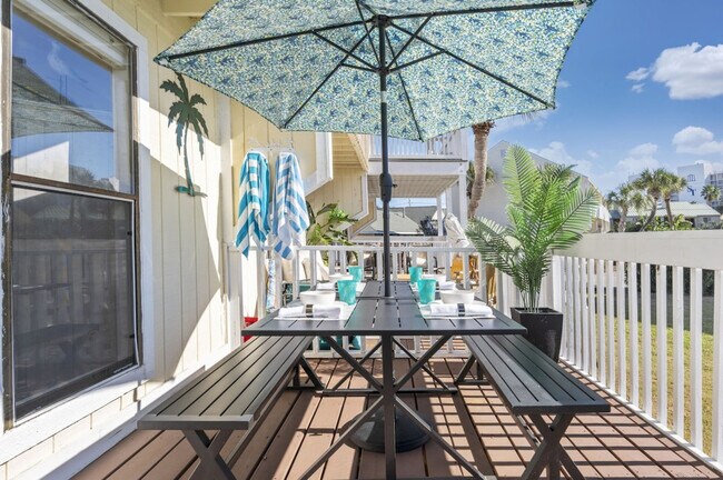 Building Photo - 775 Gulf Shore Dr