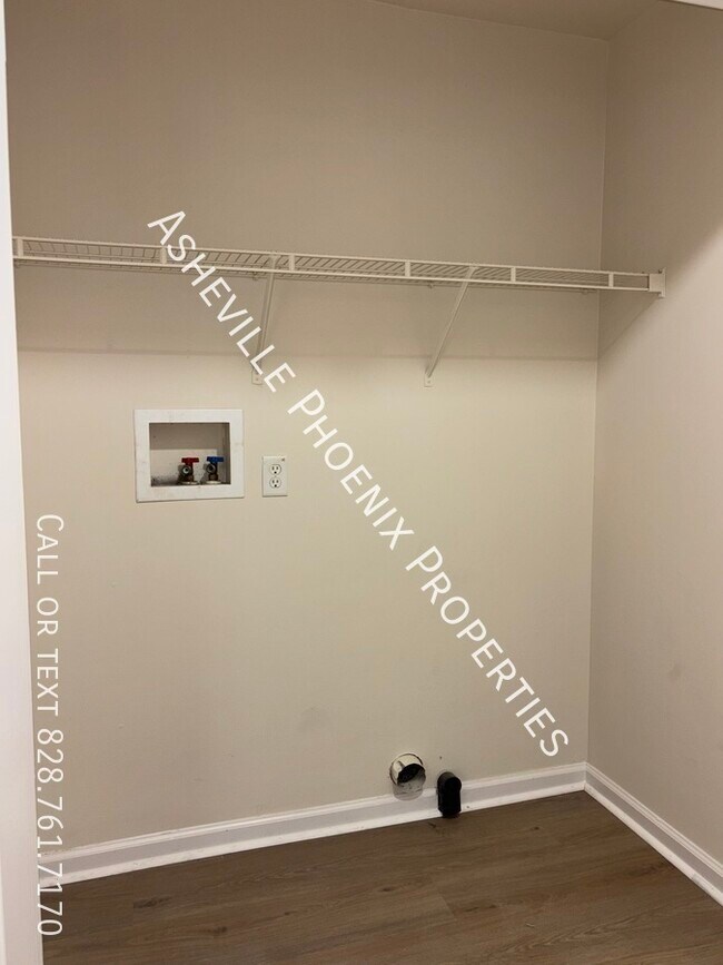 Building Photo - 18 Ican Dr