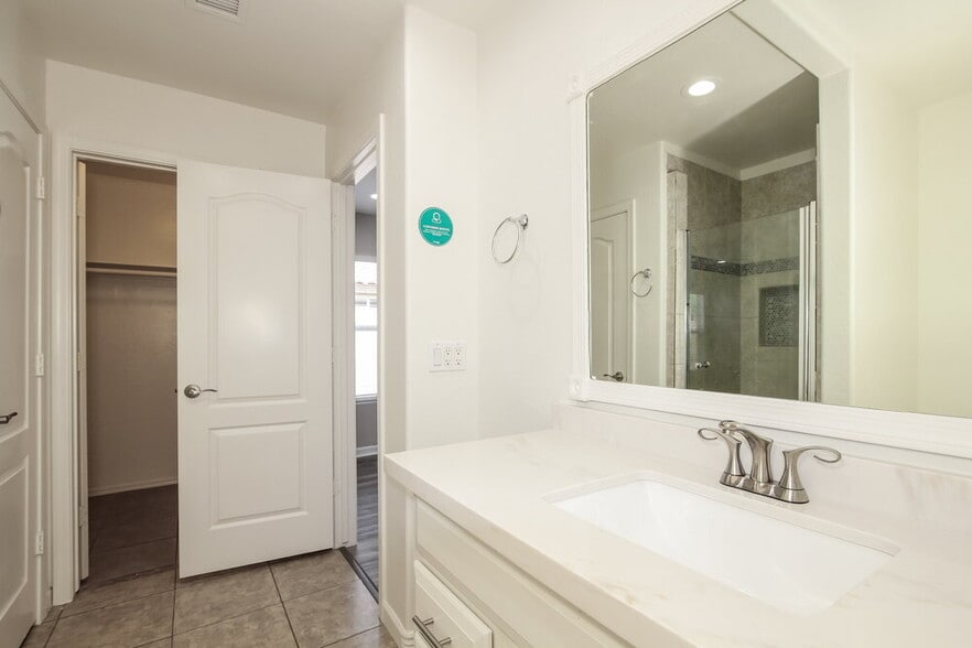 Building Photo - 12249 W Larkspur Rd