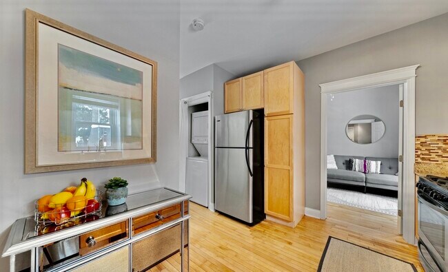 Building Photo - 3807 N Ravenswood Ave