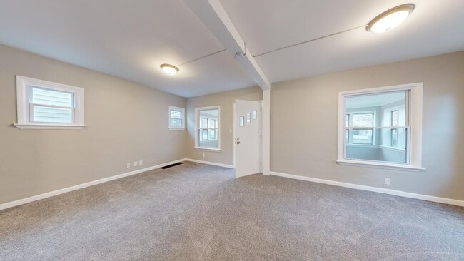 Building Photo - Jefferson Area - 3 Bedroom Single Family Home (between Lorain and Triskett)