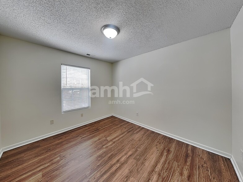 Building Photo - 5850 Mahogany Pl SW