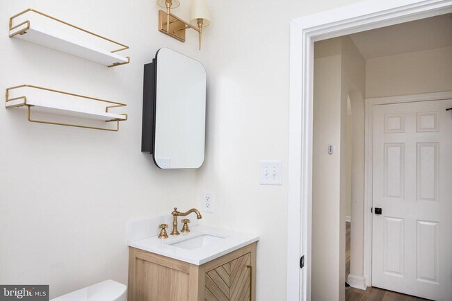 Building Photo - 130 7th Ave