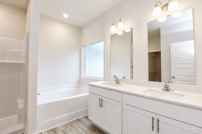 Building Photo - 530 Bridle Way
