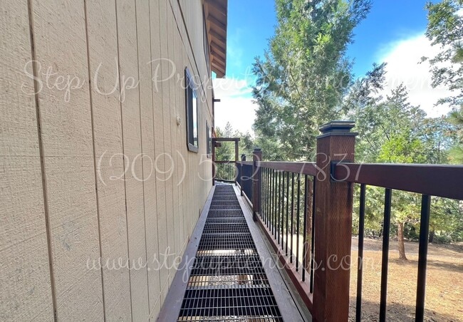 Building Photo - Cedar Ridge 3BR/3BA – Modern Amenities in ...