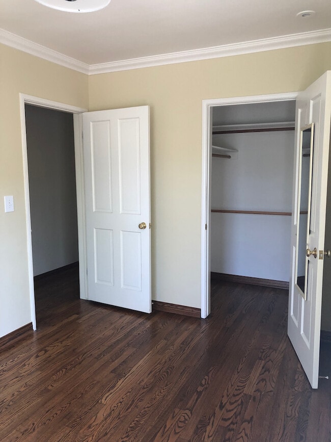 bedroom (back) - 827 N Kemp St