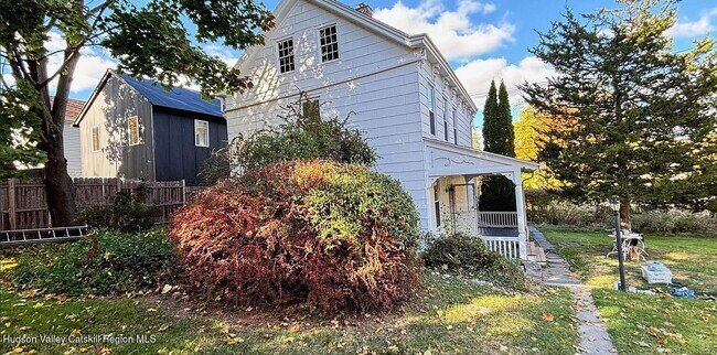 Building Photo - 967 Columbia St