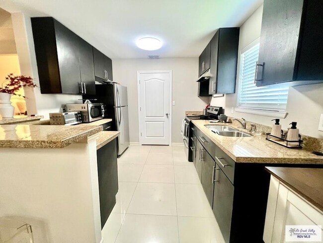 Building Photo - 216 Gilson Rd