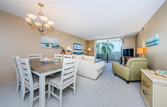 Building Photo - 6035 Sea Ranch Dr