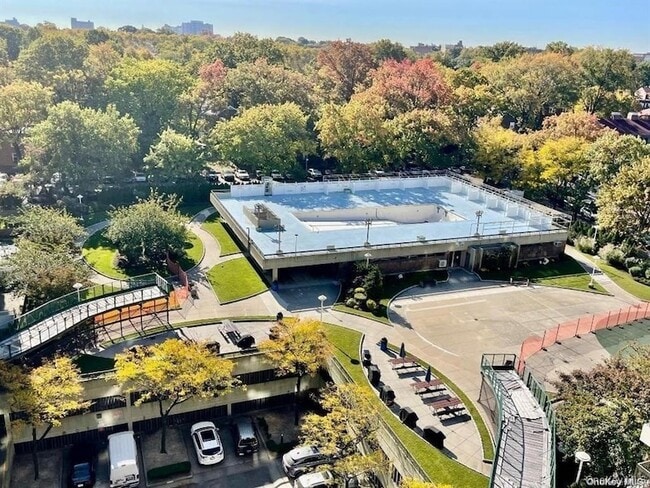 Building Photo - 150-38 Union Tpke Un