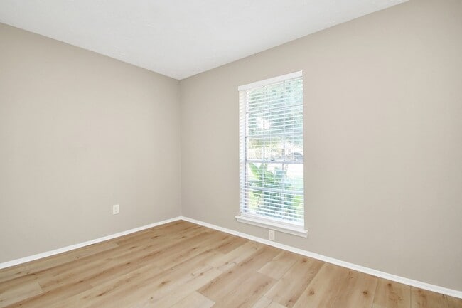Building Photo - 10023 King Ranch Ln
