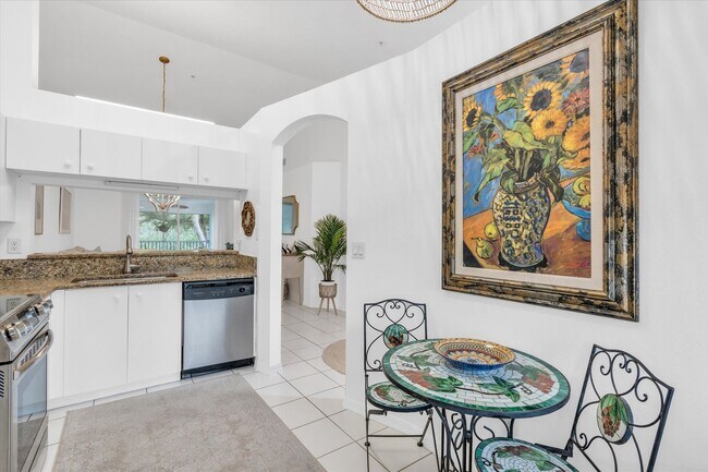 Building Photo - ***ANNUAL UNFURNISHED***NOW AVAILABLE***NO...