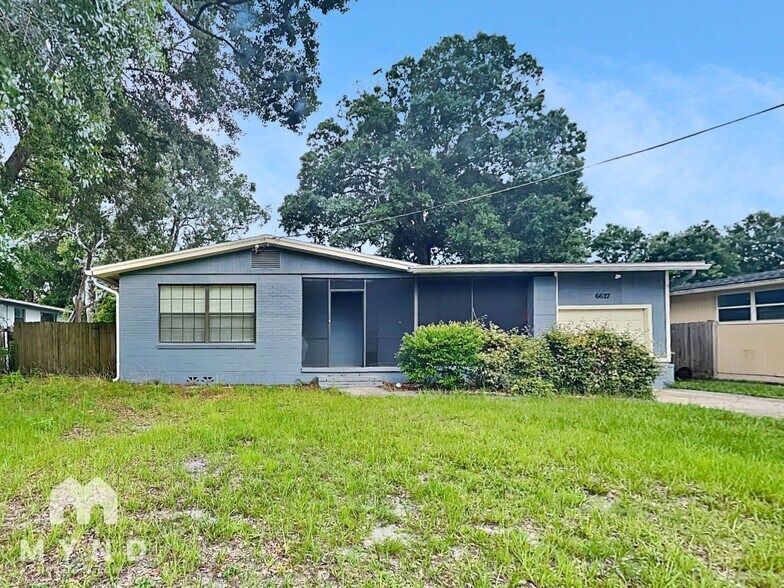 Primary Photo - 6627 Almond Ave