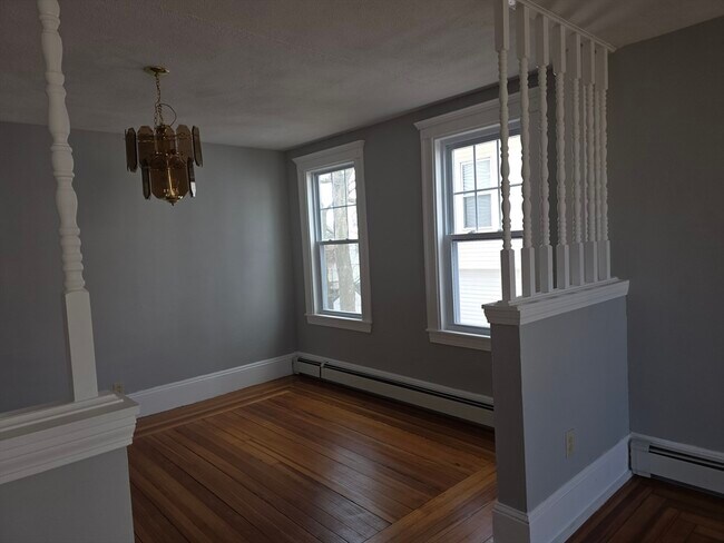 Building Photo - 119 Webster St