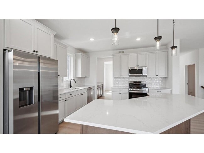Building Photo - 2133 Westpointe Dr