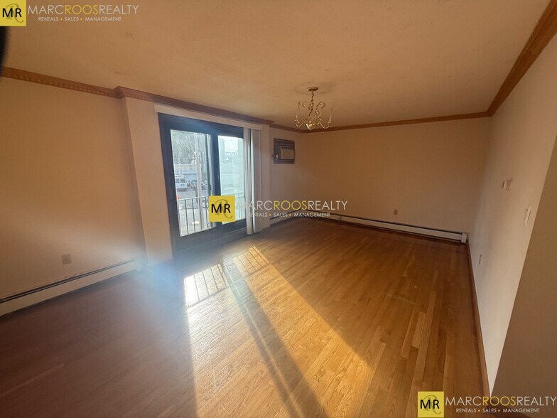 Primary Photo - 1030 Bennington St