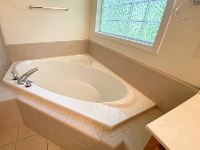 Building Photo - 61 Old Wilder Ln