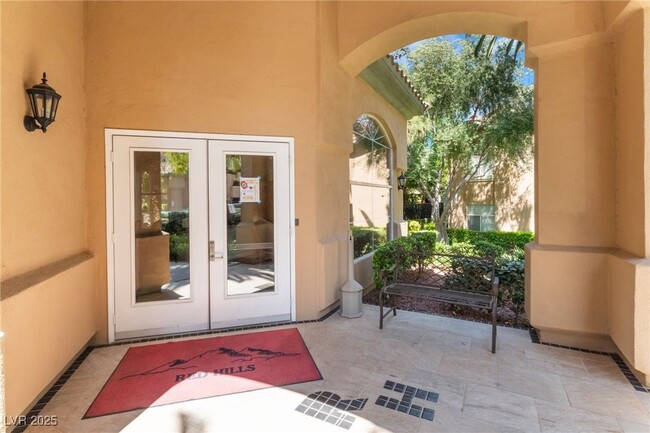 Building Photo - 1705 Hills of Red Dr