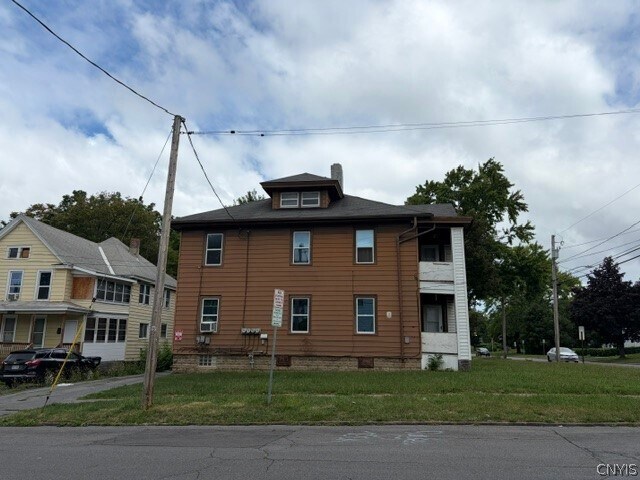 Building Photo - 601 Court St