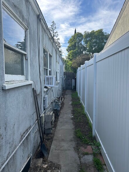 Building Photo - 5003 Fulton Ave