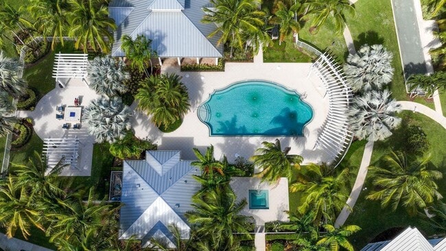 Building Photo - 814 Bay Colony Dr S