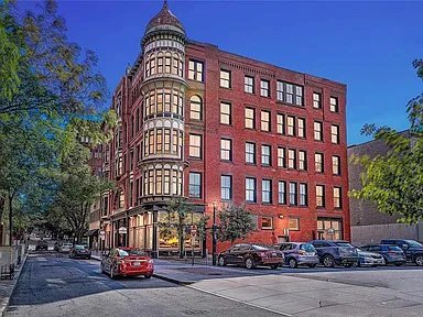 Building Photo - 385 Westminster St