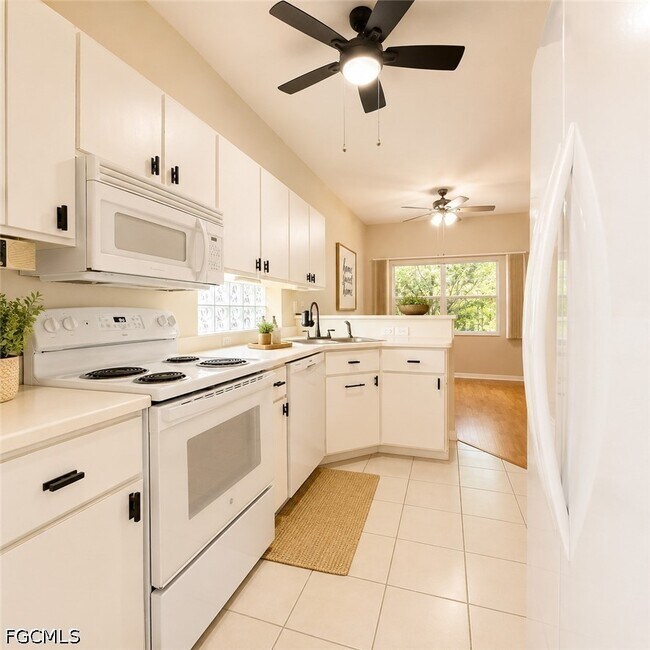 Building Photo - 10716 Blue Bimini Cir