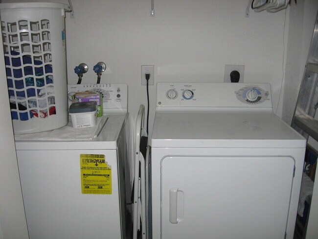Building Photo - 1118 Shoma Dr