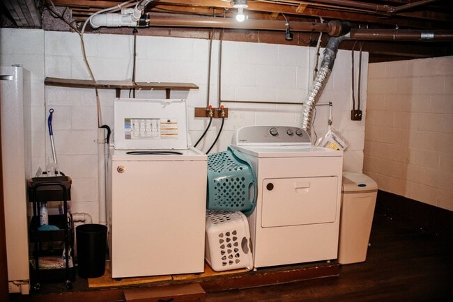 Building Photo - 130 N Grant St