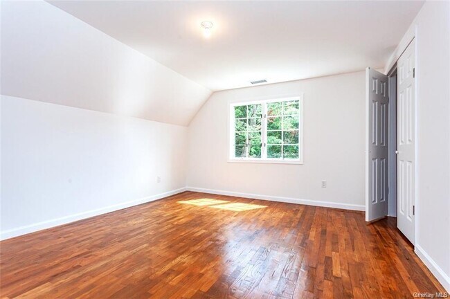 Building Photo - 2515 Garden Ln