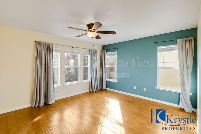 Building Photo - 664 Julmar Cir