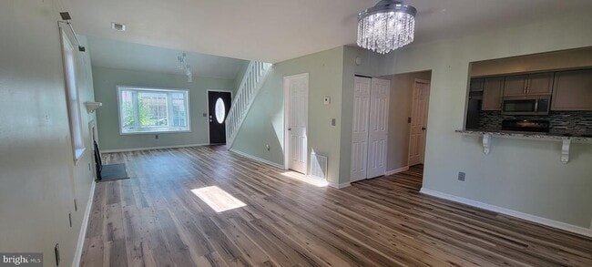 Building Photo - 9 Stoney Dr