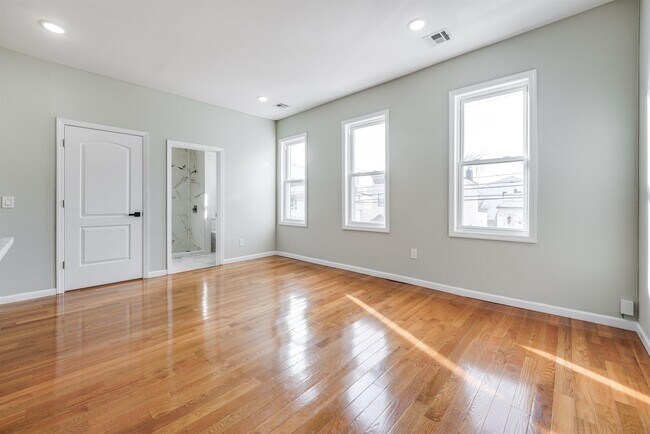 Building Photo - 222 69th St
