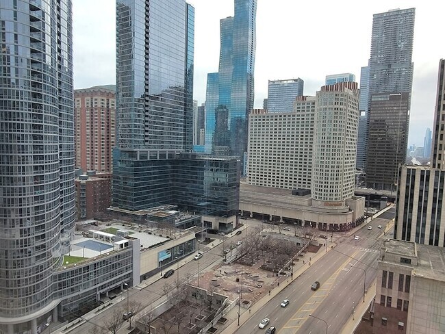 Building Photo - 240 E Illinois St