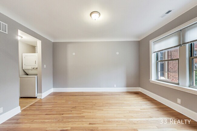 Building Photo - 936 Pleasant St