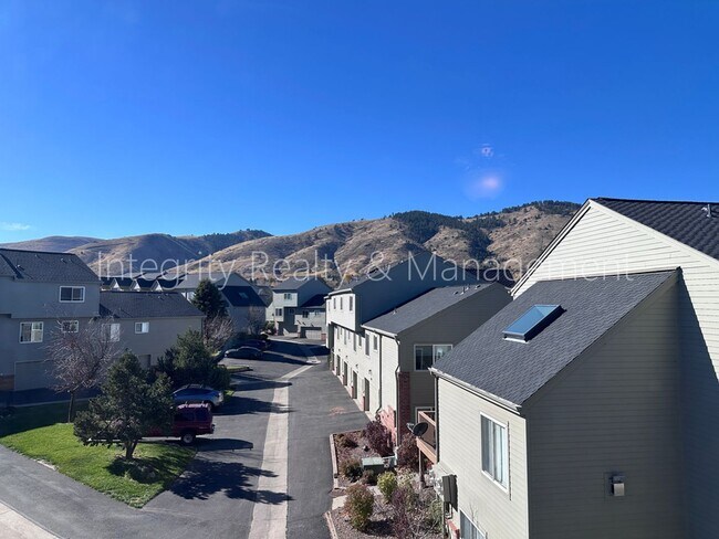 Building Photo - 442 Antero St