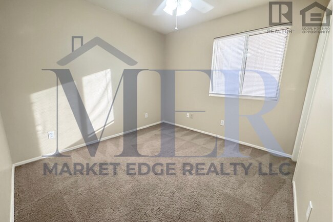 Building Photo - 3Bed/2Bath Home at Northern/107th Ave! $199 MOVE-IN SPECIAL! Ready for Immediate Move-In!