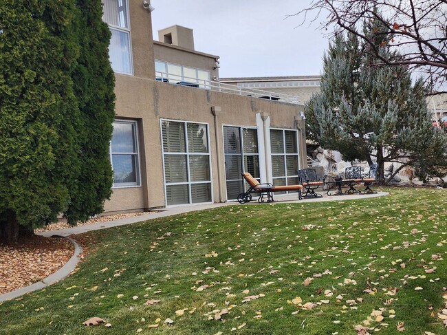 Building Photo - Multi-level Mosaic Mansion in Southwest, Reno