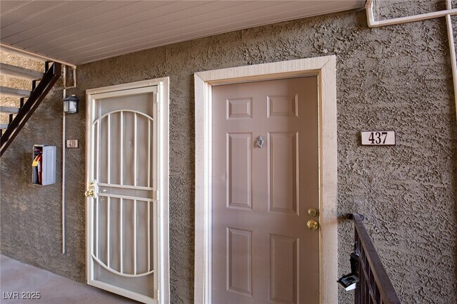 Building Photo - 4980 Indian River Dr