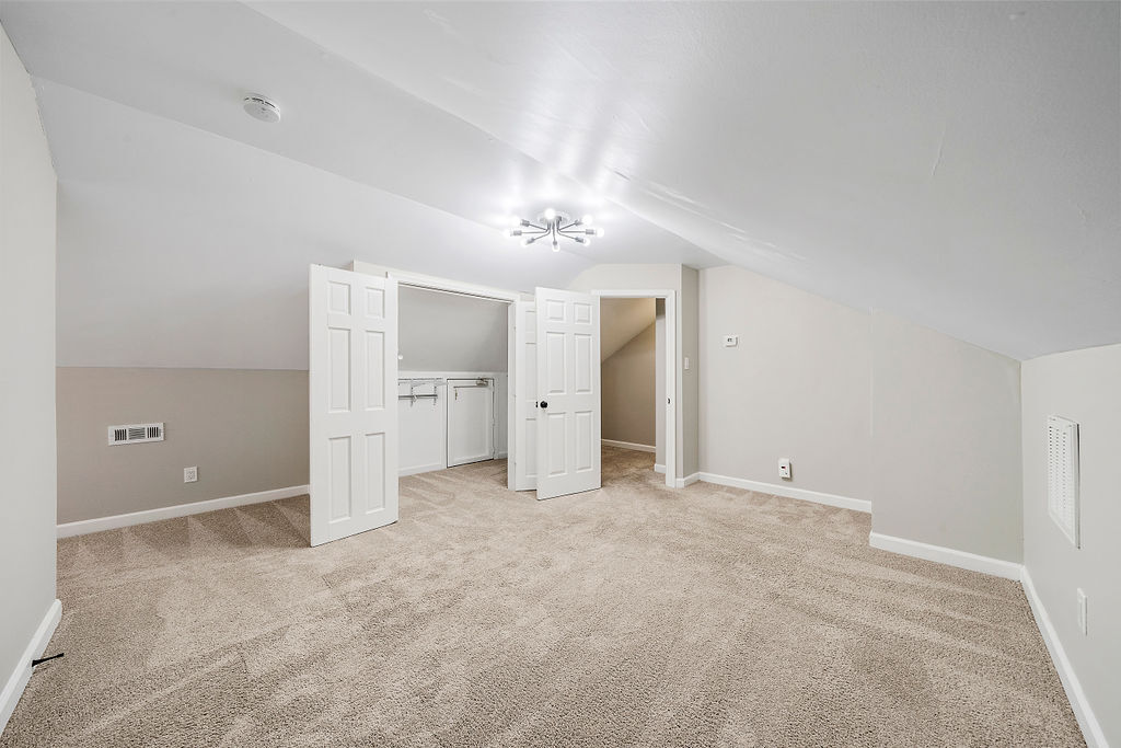 Upstairs Primary Bedroom - 600 Frasier St SE