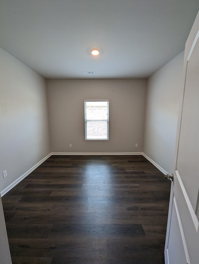 Building Photo - 122 Fellington Ct