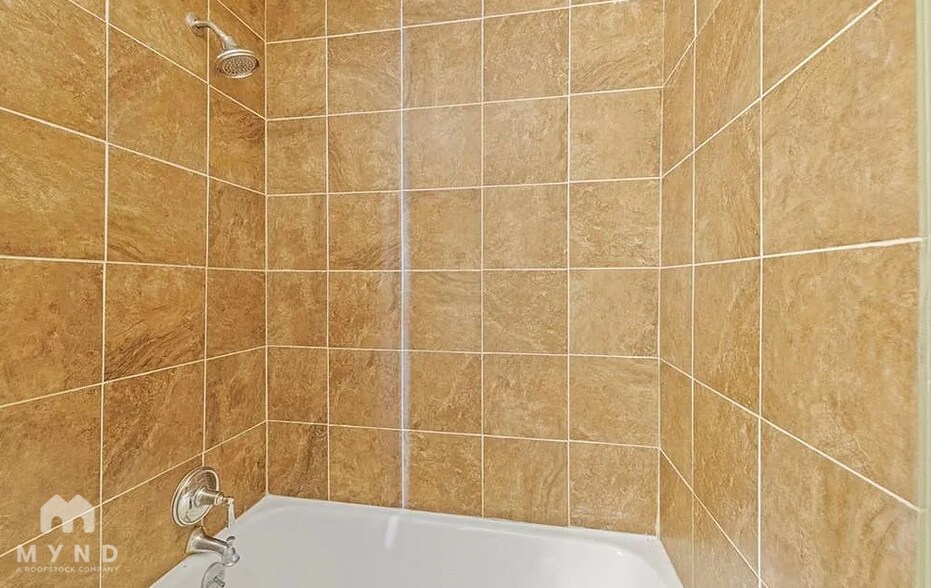 Building Photo - 527 Lancelot Dr