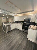 Building Photo - 102 Ashworth Plz