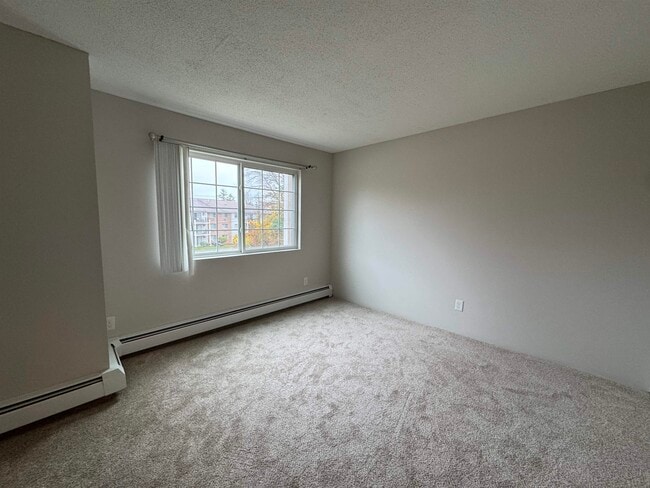 Building Photo - 379 Huse Rd