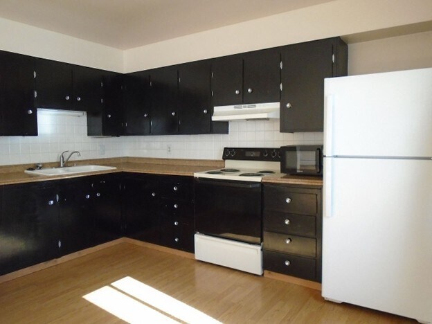 Building Photo - 3009 High Dr