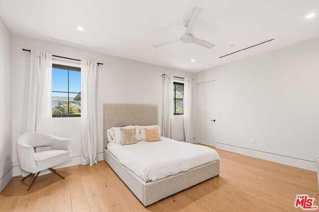 Building Photo - 9206 Monte Mar Dr