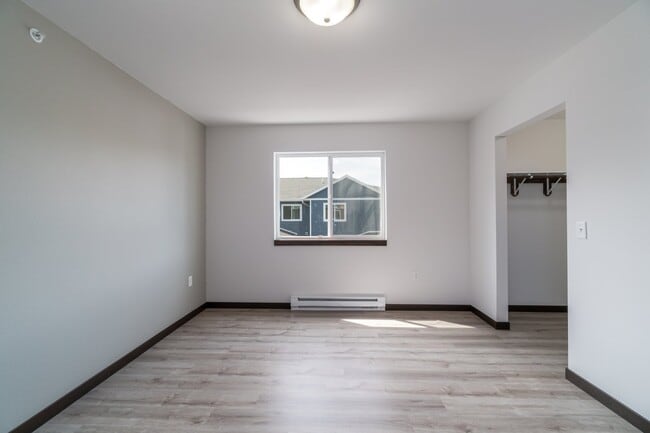 Building Photo - Modern 2 Bedroom, 2 Bathroom Residence wit...