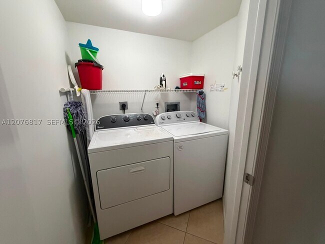 Building Photo - 2080 S Ocean Dr